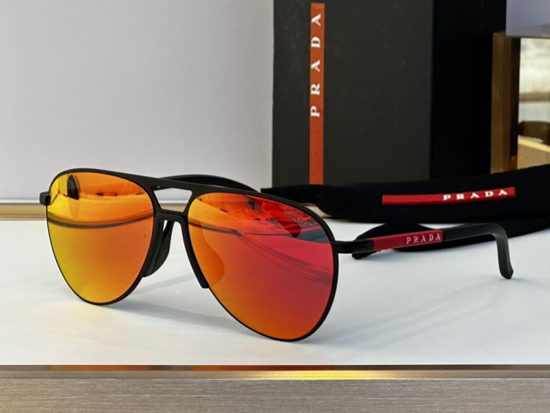 RAY BAN